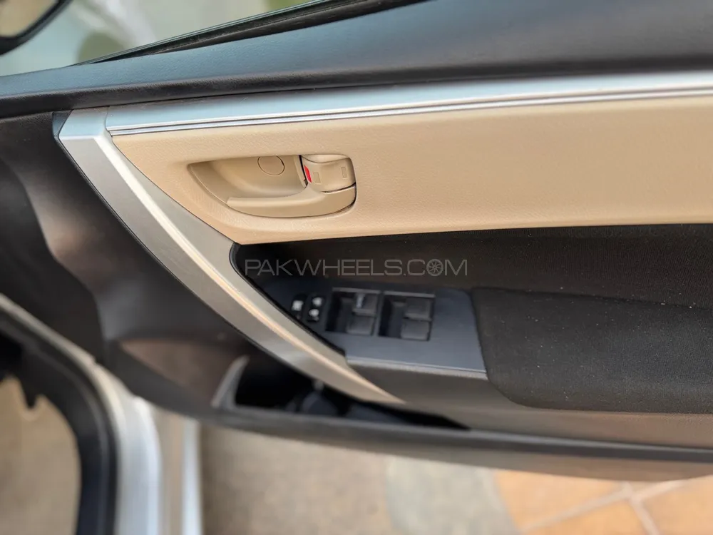 Toyota Corolla 2017 for Sale in Lahore Toyota Corolla 2017 for Sale in Lahore Image-7
