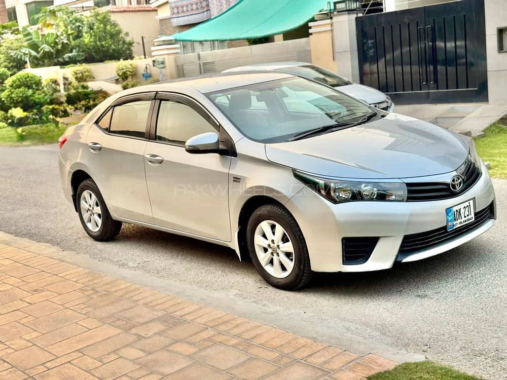 Toyota Corolla 2017 for Sale in Lahore Toyota Corolla 2017 for Sale in Lahore Image-3