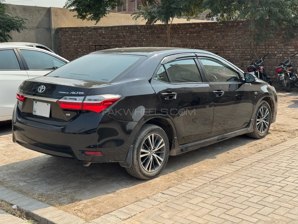 Toyota Corolla 2019 for Sale in Multan Toyota Corolla 2019 for Sale in Multan Image-3
