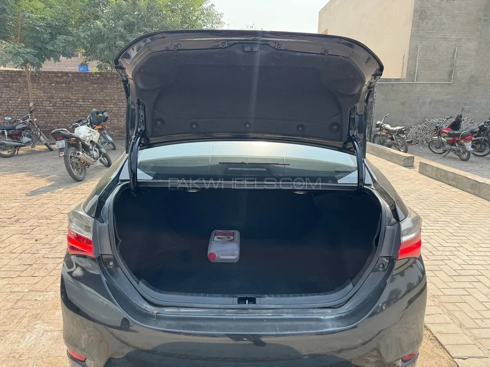 Toyota Corolla 2019 for Sale in Multan Toyota Corolla 2019 for Sale in Multan Image-10