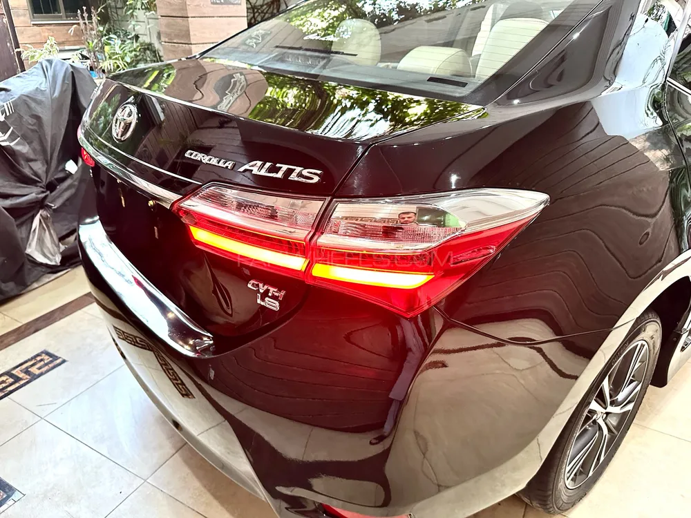 Toyota Corolla 2018 for Sale in Lahore Toyota Corolla 2018 for Sale in Lahore Image-10