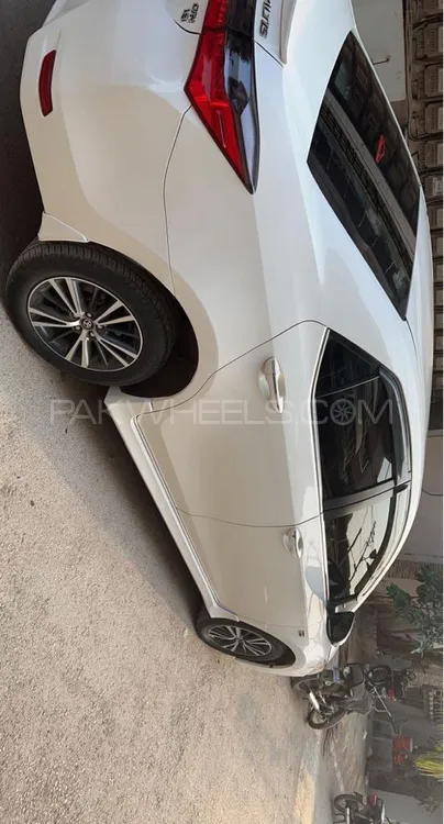 Toyota Corolla 2018 for Sale in Karachi Toyota Corolla 2018 for Sale in Karachi Image-8