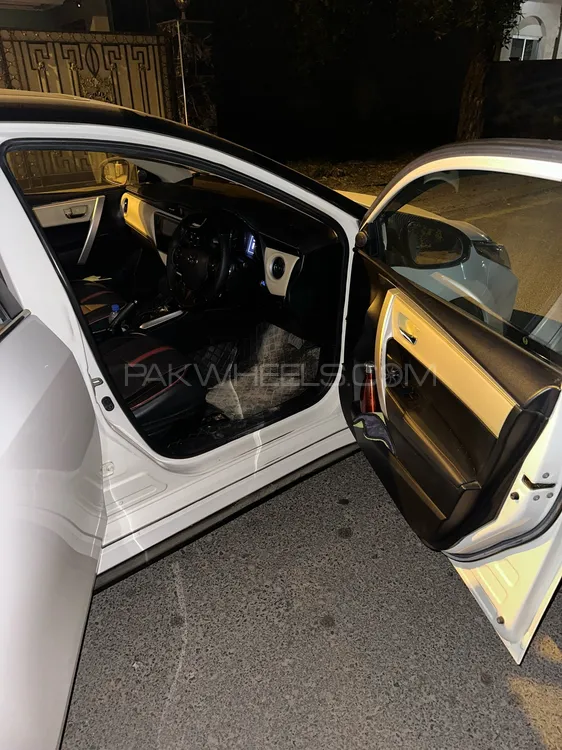 Toyota Corolla 2018 for Sale in Lahore Toyota Corolla 2018 for Sale in Lahore Image-5