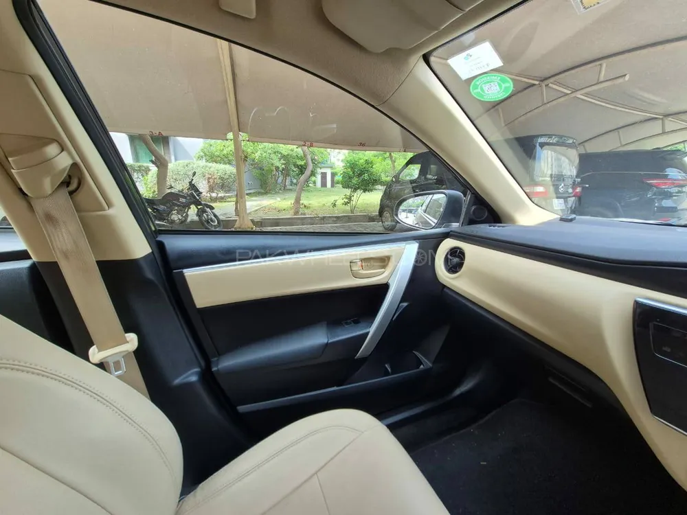 Toyota Corolla 2021 for Sale in Lahore Toyota Corolla 2021 for Sale in Lahore Image-8