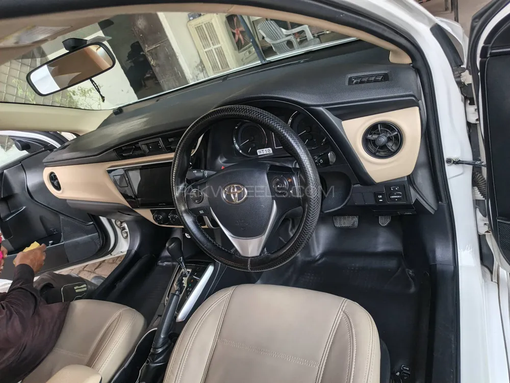 Toyota Corolla 2022 for Sale in Gujrat Toyota Corolla 2022 for Sale in Gujrat Image-16