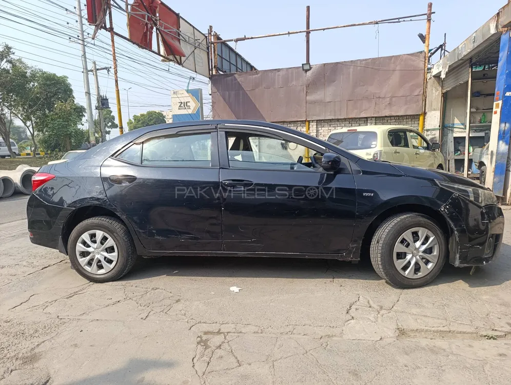 Toyota Corolla 2015 for Sale in Lahore Toyota Corolla 2015 for Sale in Lahore Image-6