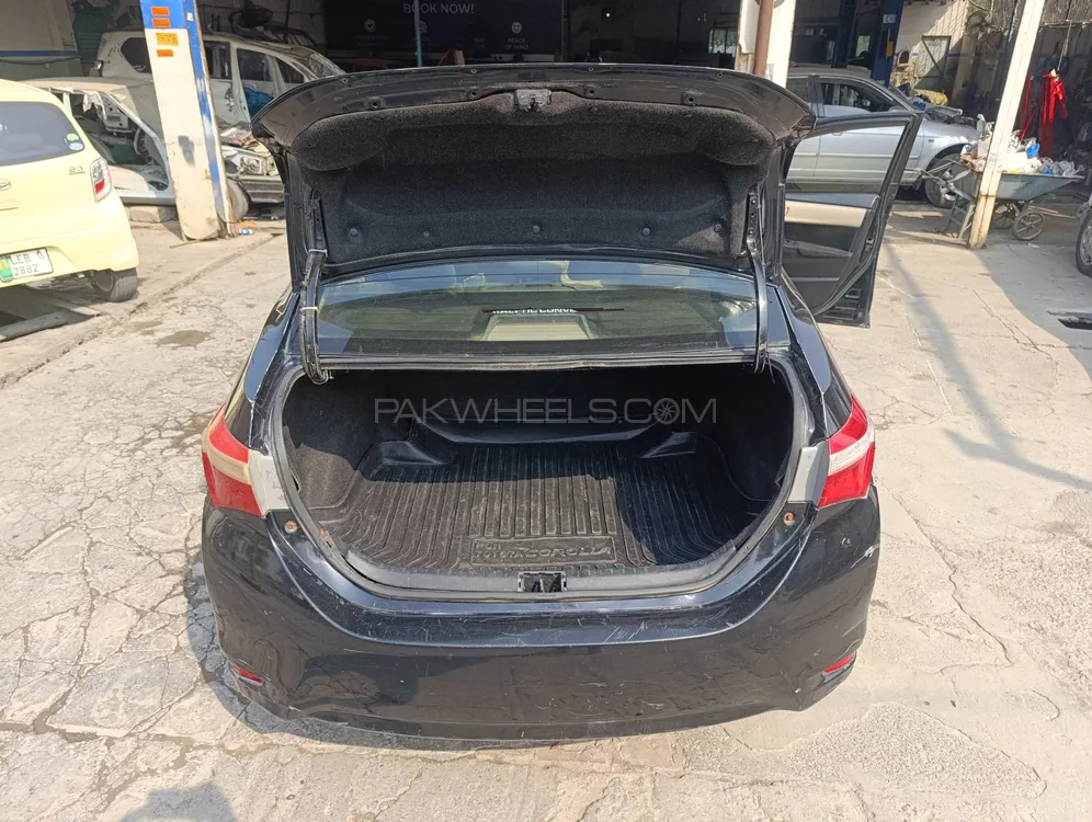 Toyota Corolla 2015 for Sale in Lahore Toyota Corolla 2015 for Sale in Lahore Image-15