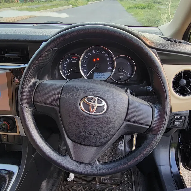Toyota Corolla 2018 for Sale in Lahore Toyota Corolla 2018 for Sale in Lahore Image-13