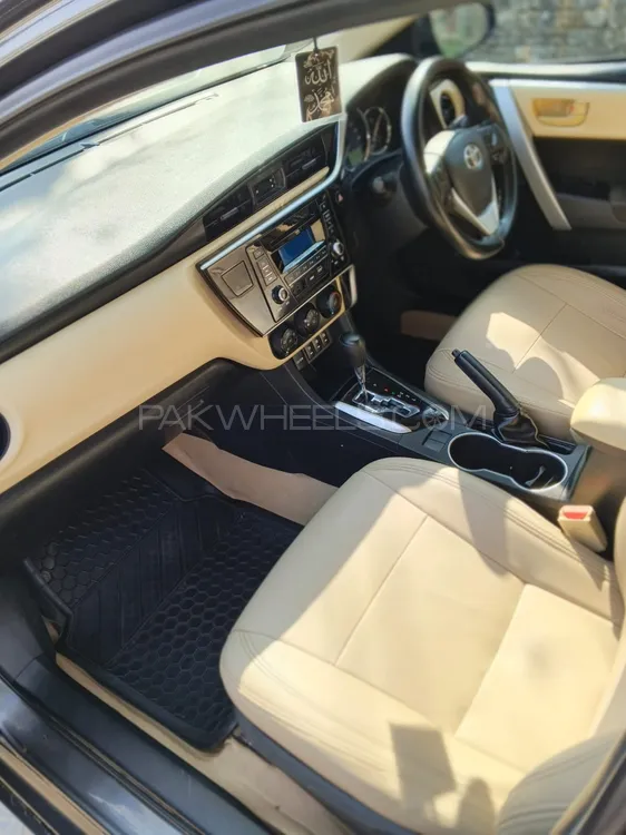 Toyota Corolla 2017 for Sale in Jalalpur Jattan Toyota Corolla 2017 for Sale in Jalalpur Jattan Image-13