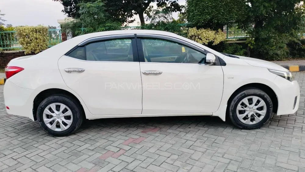 Toyota Corolla 2016 for Sale in Lahore Toyota Corolla 2016 for Sale in Lahore Image-4