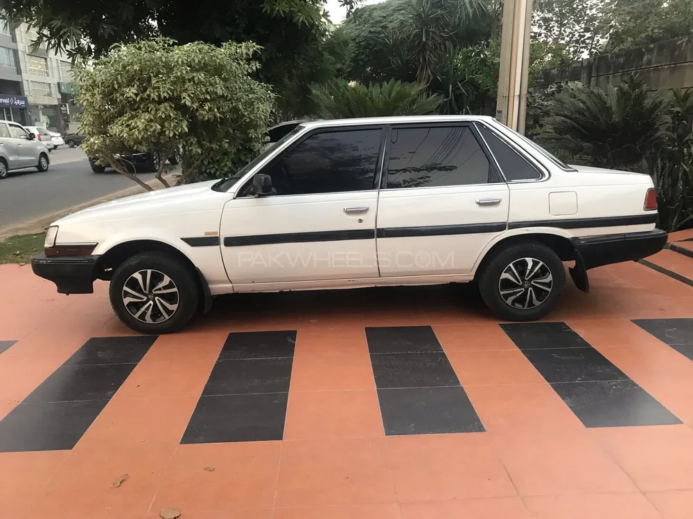 Toyota Corona 1985 for Sale in Lahore Toyota Corona 1985 for Sale in Lahore Image-3