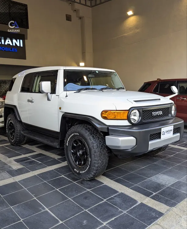 Toyota Fj Cruiser 2017 for Sale in Karachi Toyota Fj Cruiser 2017 for Sale in Karachi Image-2