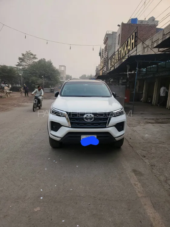 Toyota Fortuner 2021 for Sale in Faisalabad Toyota Fortuner 2021 for Sale in Faisalabad Image-2
