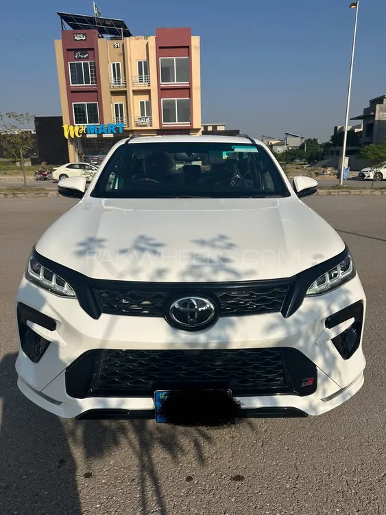Toyota Fortuner 2025 for Sale in Rawalpindi Toyota Fortuner 2025 for Sale in Rawalpindi Image-1
