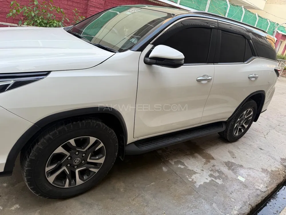 Toyota Fortuner 2022 for Sale in Karachi Toyota Fortuner 2022 for Sale in Karachi Image-3