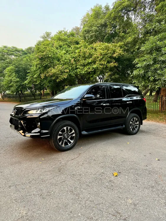 Toyota Fortuner 2023 for Sale in Lahore Toyota Fortuner 2023 for Sale in Lahore Image-3