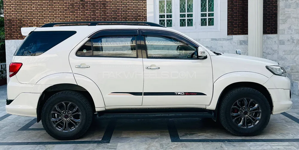 Toyota Fortuner 2015 for Sale in Sialkot Toyota Fortuner 2015 for Sale in Sialkot Image-4