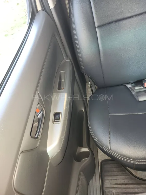 Toyota Hilux 2012 for Sale in Rawalpindi Toyota Hilux 2012 for Sale in Rawalpindi Image-13