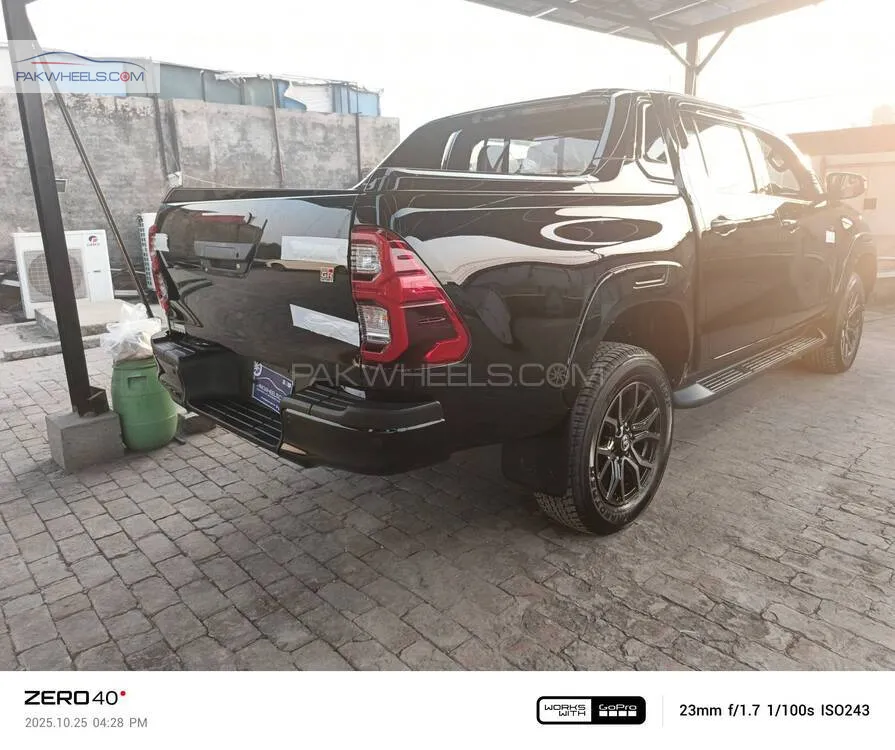 Toyota Hilux 2025 for Sale in Lahore Toyota Hilux 2025 for Sale in Lahore Image-4