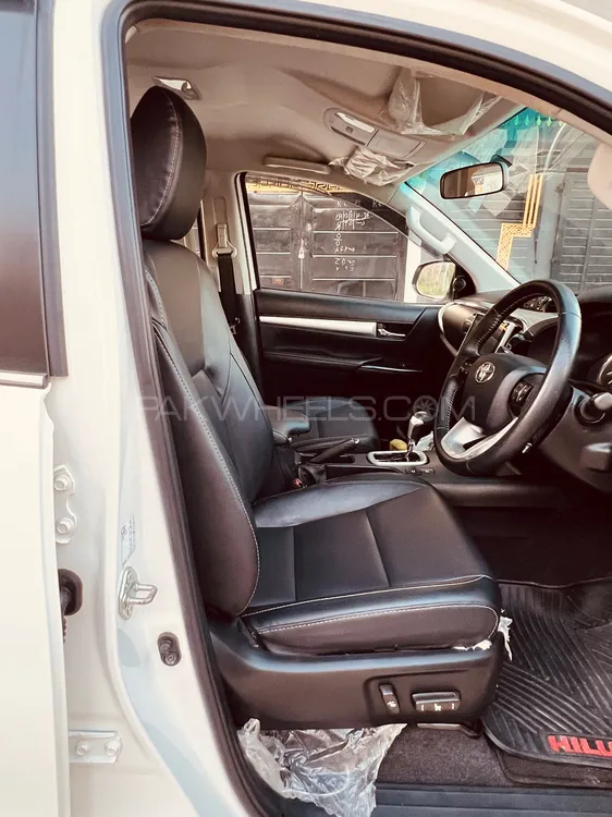 Toyota Hilux 2021 for Sale in Islamabad Toyota Hilux 2021 for Sale in Islamabad Image-12