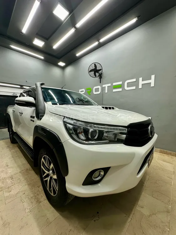 Toyota Hilux 2017 for Sale in Karachi Toyota Hilux 2017 for Sale in Karachi Image-1