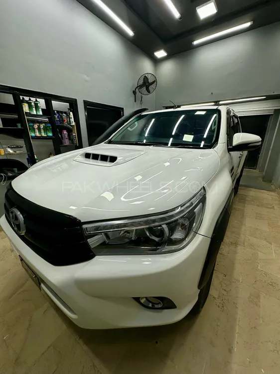 Toyota Hilux 2017 for Sale in Karachi Toyota Hilux 2017 for Sale in Karachi Image-2