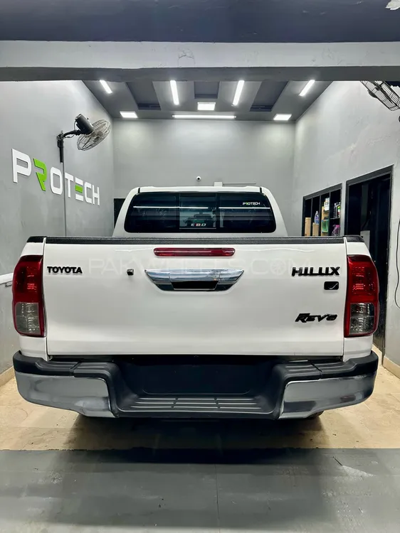 Toyota Hilux 2017 for Sale in Karachi Toyota Hilux 2017 for Sale in Karachi Image-6