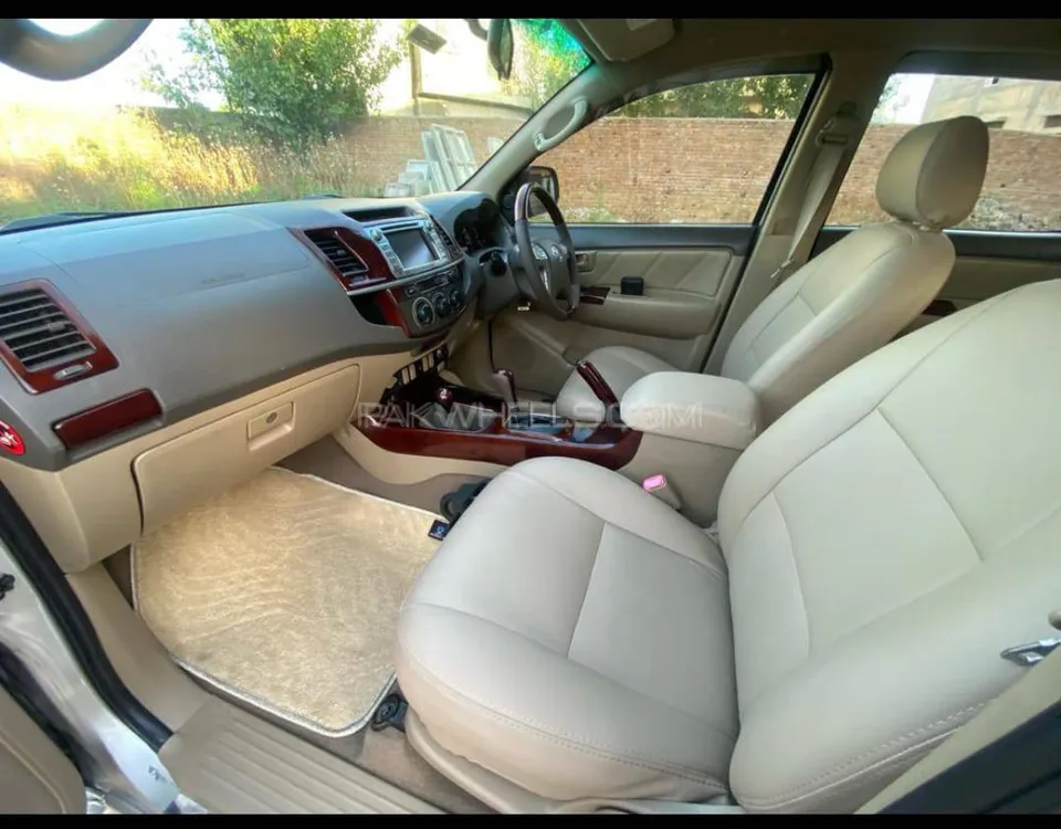 Toyota Hilux 2012 for Sale in Islamabad Toyota Hilux 2012 for Sale in Islamabad Image-11