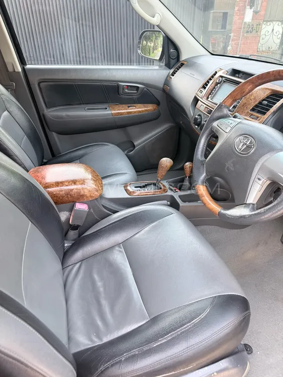 Toyota Hilux 2012 for Sale in Lahore Toyota Hilux 2012 for Sale in Lahore Image-4