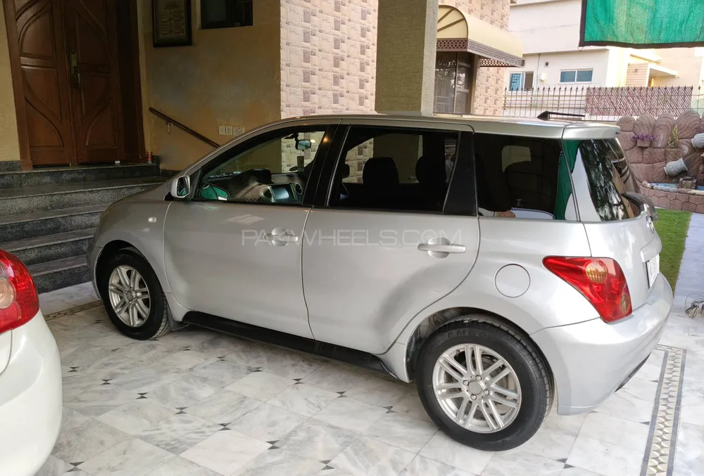 Toyota IST 2004 for Sale in Rawalpindi Toyota IST 2004 for Sale in Rawalpindi Image-4