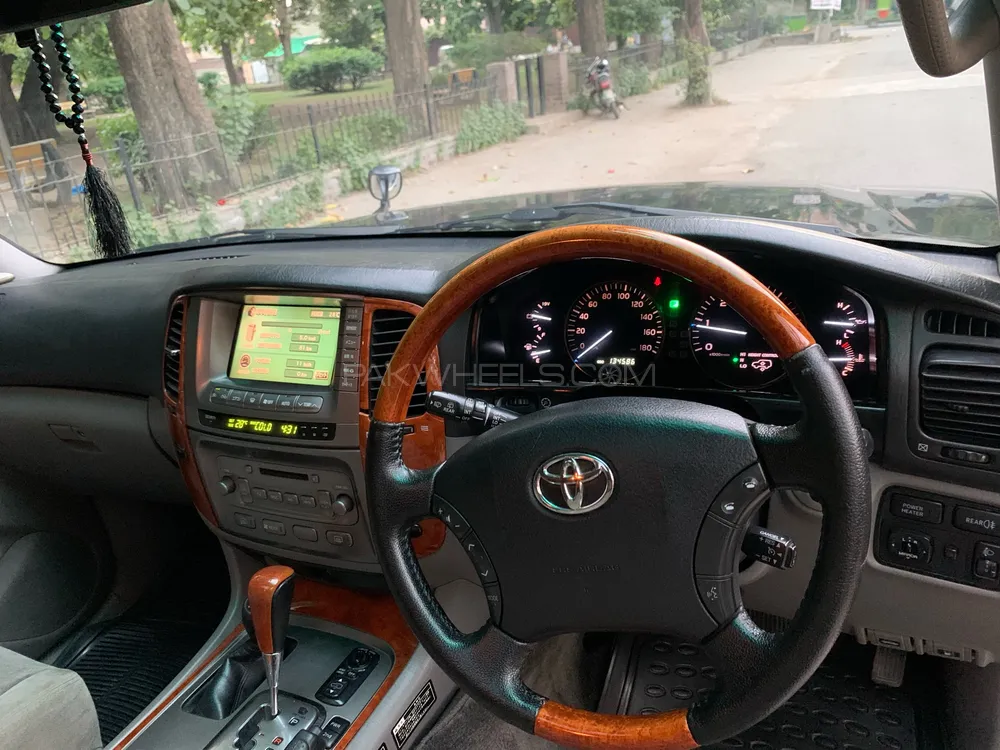 Toyota Land Cruiser 2006 for Sale in Lahore Toyota Land Cruiser 2006 for Sale in Lahore Image-13