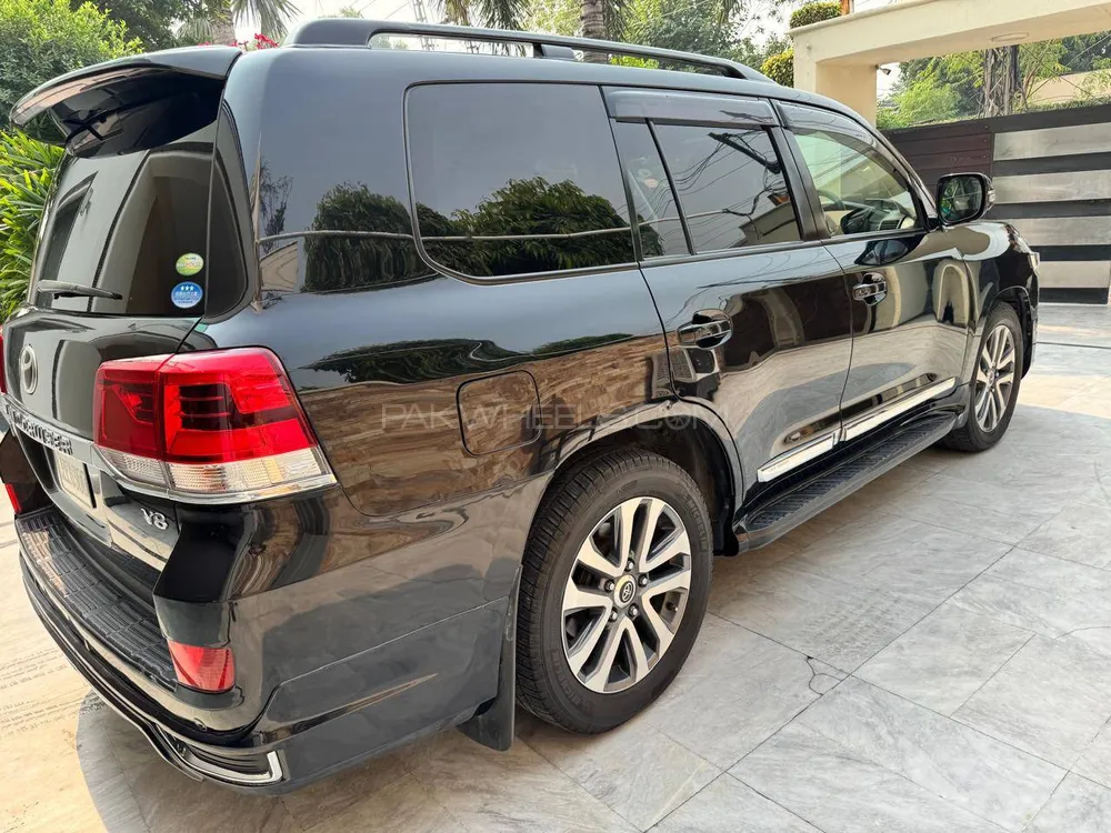 Toyota Land Cruiser 2011 for Sale in Lahore Toyota Land Cruiser 2011 for Sale in Lahore Image-9