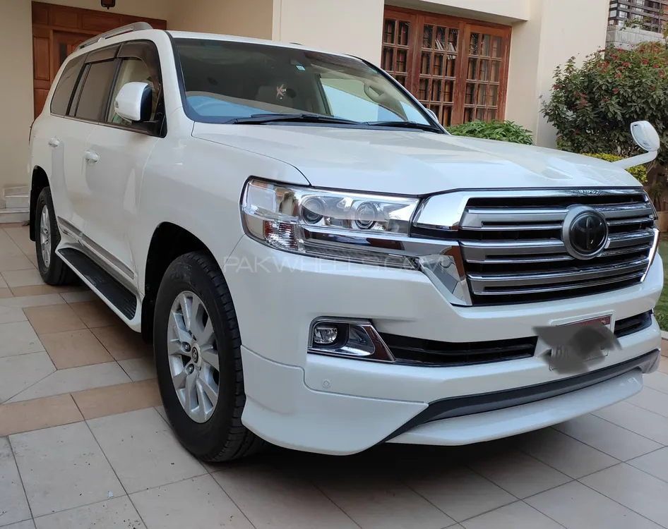 Toyota Land Cruiser 2017 for Sale in Karachi Toyota Land Cruiser 2017 for Sale in Karachi Image-2