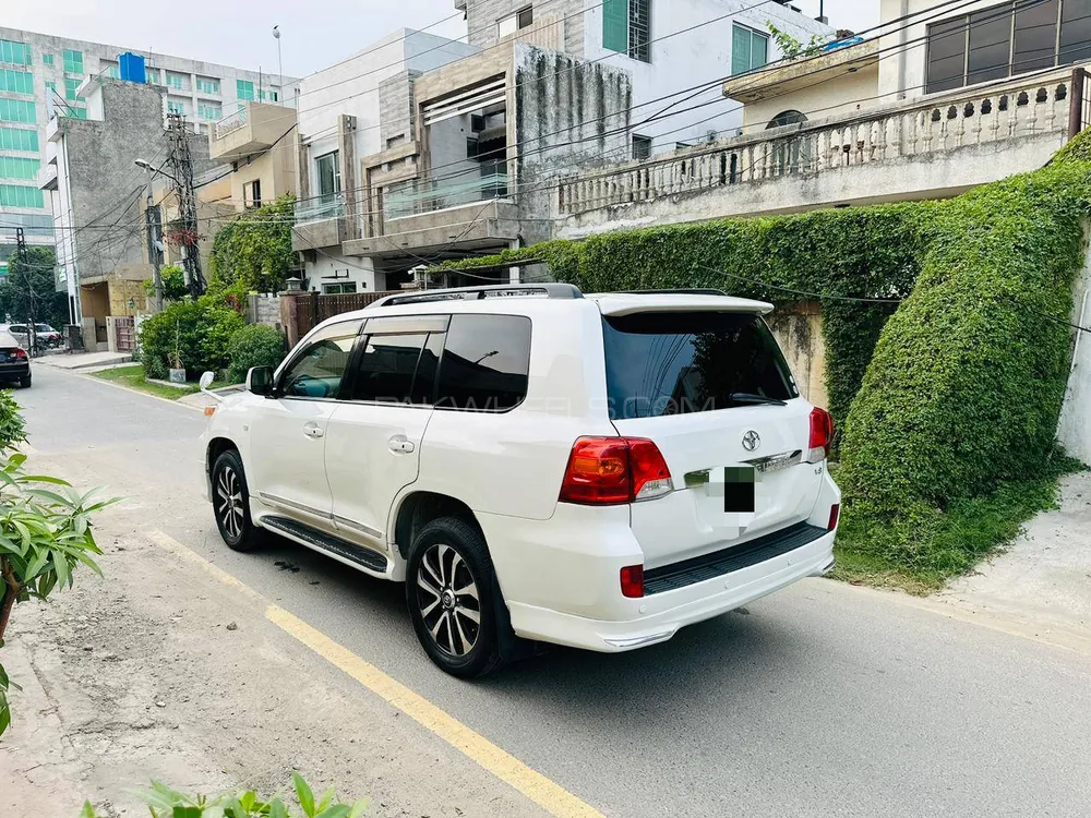 Toyota Land Cruiser 2011 for Sale in Lahore Toyota Land Cruiser 2011 for Sale in Lahore Image-12
