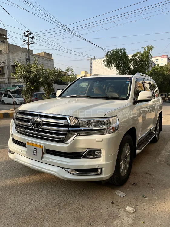 Toyota Land Cruiser 2016 for Sale in Karachi Toyota Land Cruiser 2016 for Sale in Karachi Image-3