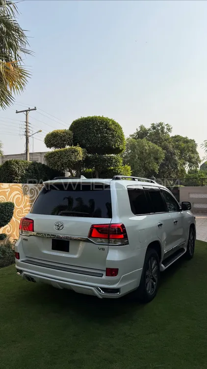 Toyota Land Cruiser 2016 for Sale in Lahore Toyota Land Cruiser 2016 for Sale in Lahore Image-5