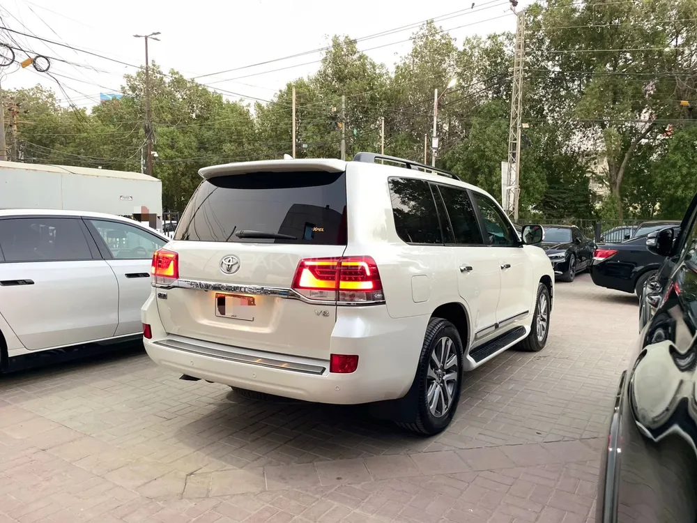 Toyota Land Cruiser 2017 for Sale in Karachi Toyota Land Cruiser 2017 for Sale in Karachi Image-7