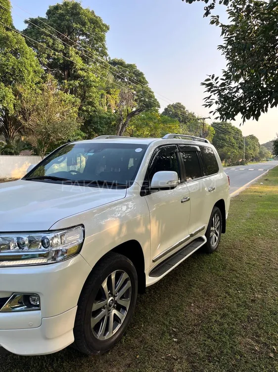 Toyota Land Cruiser 2019 for Sale in Sialkot Toyota Land Cruiser 2019 for Sale in Sialkot Image-3