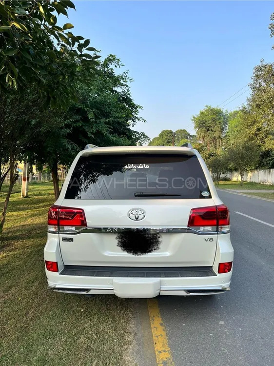 Toyota Land Cruiser 2019 for Sale in Sialkot Toyota Land Cruiser 2019 for Sale in Sialkot Image-4
