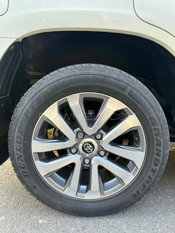 Toyota Land Cruiser 2019 for Sale in Sialkot Toyota Land Cruiser 2019 for Sale in Sialkot Image-5