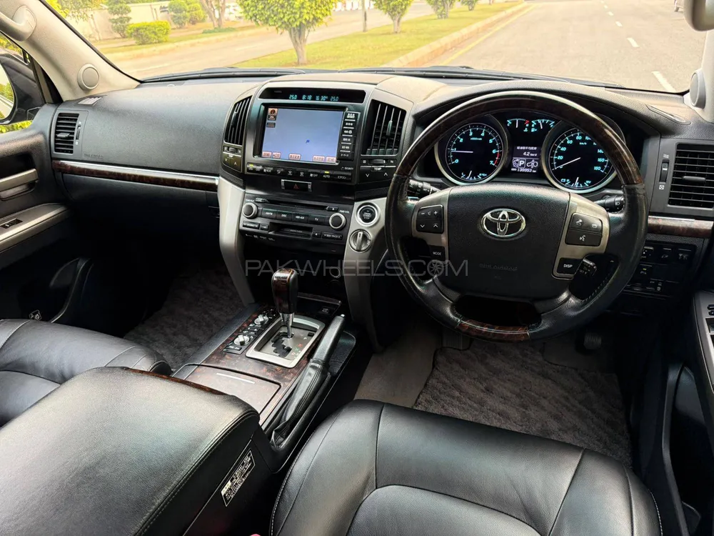 Toyota Land Cruiser 2010 for Sale in Lahore Toyota Land Cruiser 2010 for Sale in Lahore Image-13