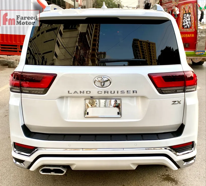 Toyota Land Cruiser 2022 for Sale in Karachi Toyota Land Cruiser 2022 for Sale in Karachi Image-12