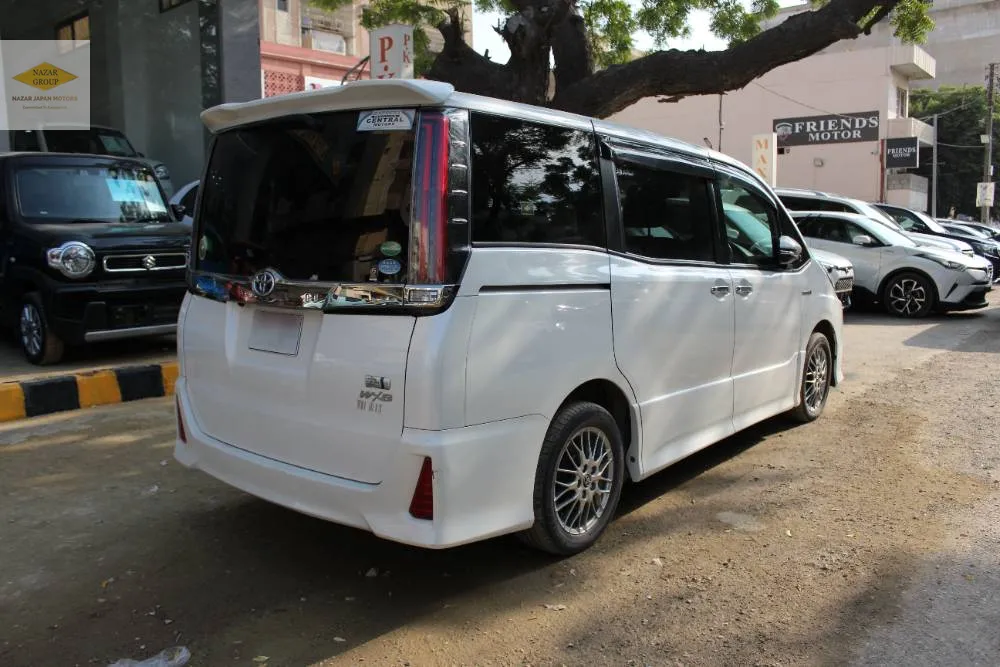 Toyota Noah 2018 for Sale in Karachi Toyota Noah 2018 for Sale in Karachi Image-5