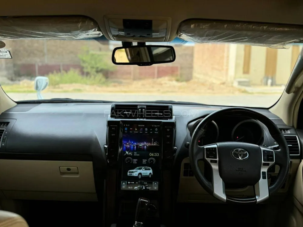 Toyota Prado 2013 for Sale in Multan Toyota Prado 2013 for Sale in Multan Image-10