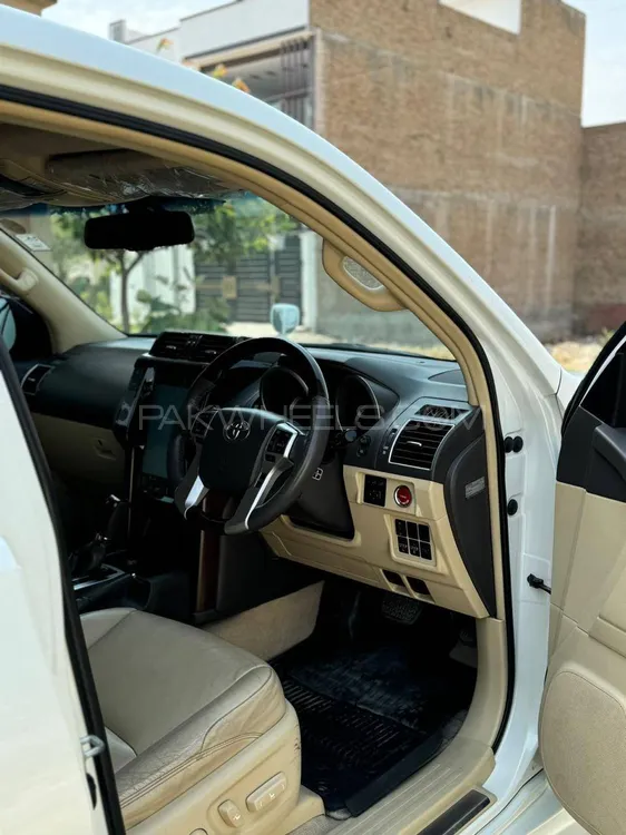 Toyota Prado 2013 for Sale in Multan Toyota Prado 2013 for Sale in Multan Image-14