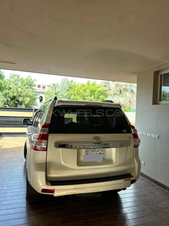 Toyota Prado 2016 for Sale in Lahore Toyota Prado 2016 for Sale in Lahore Image-3