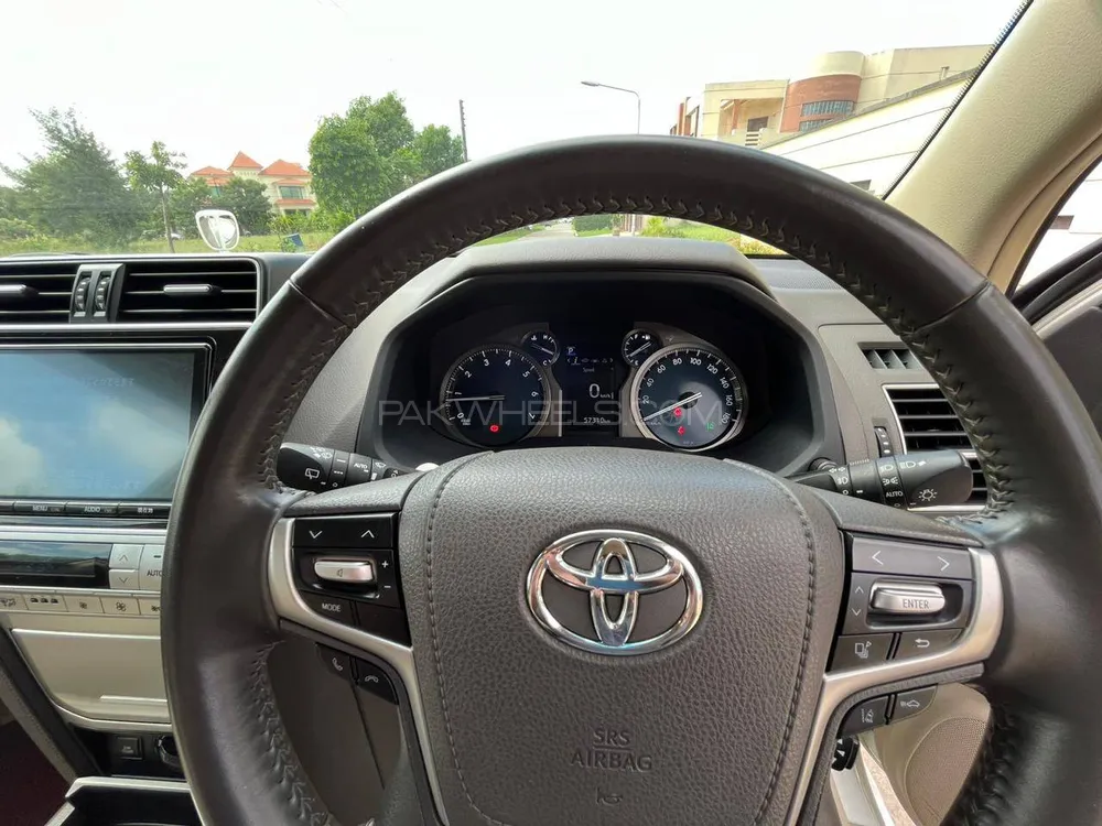 Toyota Prado 2017 for Sale in Lahore Toyota Prado 2017 for Sale in Lahore Image-9