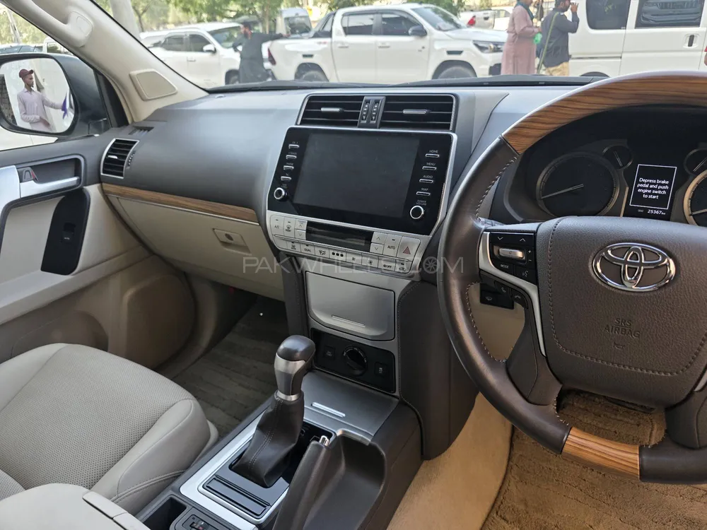 Toyota Prado 2021 for Sale in Karachi Toyota Prado 2021 for Sale in Karachi Image-8