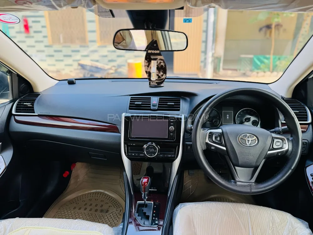 Toyota Premio 2016 for Sale in Peshawar Toyota Premio 2016 for Sale in Peshawar Image-8