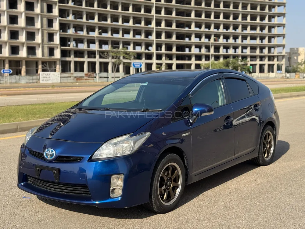 Toyota Prius 2011 for Sale in Karachi Toyota Prius 2011 for Sale in Karachi Image-3